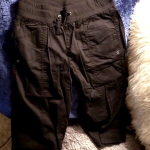 🌴WindRiver capris NWOT